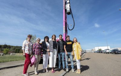 La Macchina Infissatrice Rosa: Uno Strumento Unico con una Missione Solidale